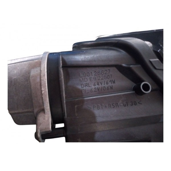 Farol Neblina Led Dianteira Esquerda Peugeot 208 2021 2024