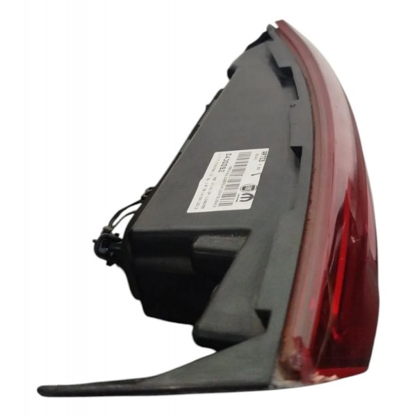 Lanterna Direita Tampa Traseira Fiat Fastback Abarth 2023 Direito/passageiro Vermelho