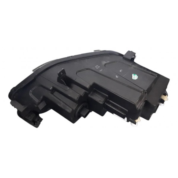 Farol Dianteiro Esquerdo Chevrolet Tracker 2021 A 2024