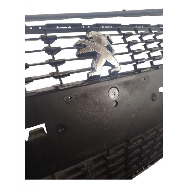 Grade Radiador Peugeot 208 2020 A 2024 Detalhes