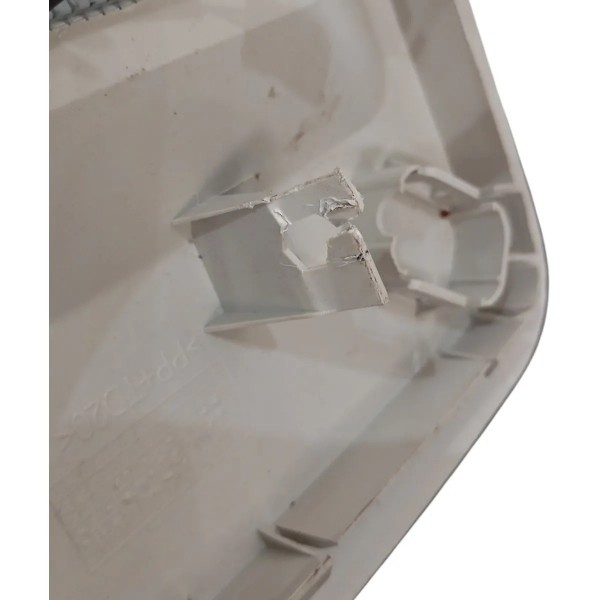 Luz De Cortesia Chevrolet Onix 2018-2019 Original