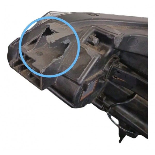Farol Dianteira Direta Chevrolet Tracker 2020 2023