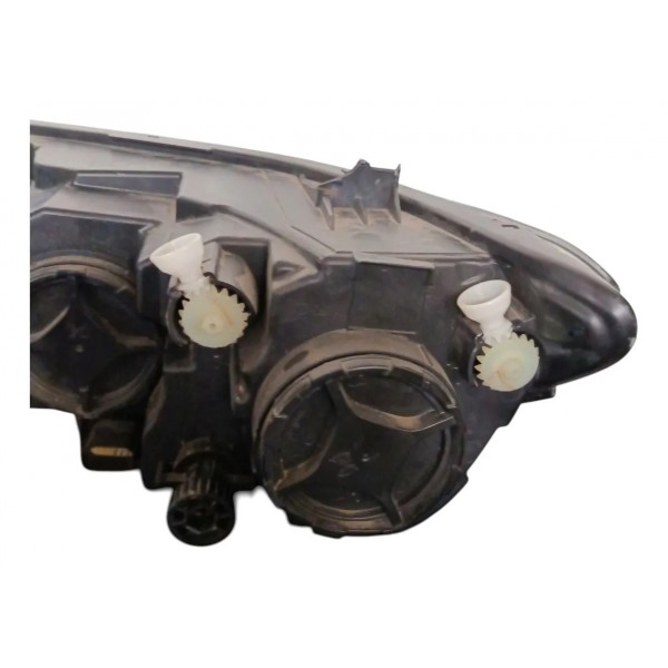 Farol Dianteira Direta Chevrolet Tracker 2020 2023