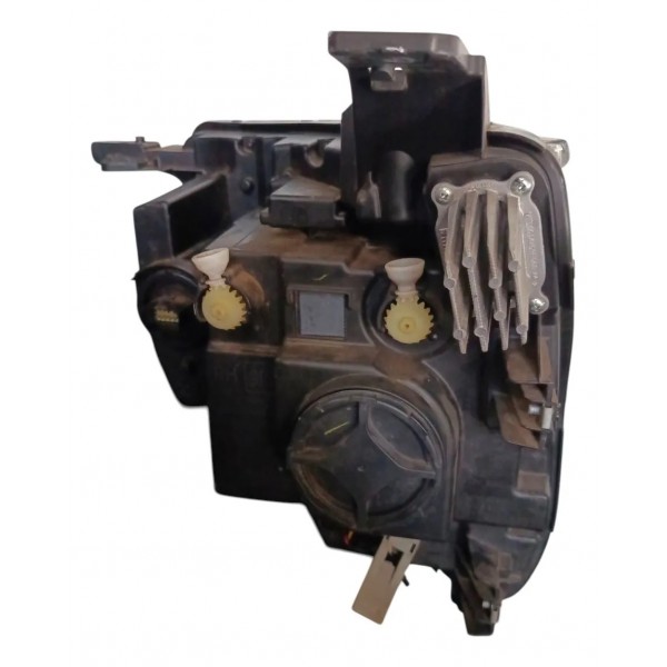 Farol Dianteira Direta Chevrolet Montana 2023 2024