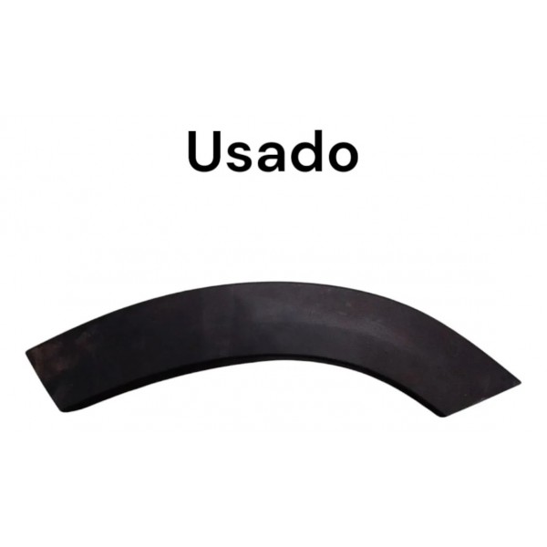 Moldura Paralama Traseira Direita Gm Tracker 2023 2024