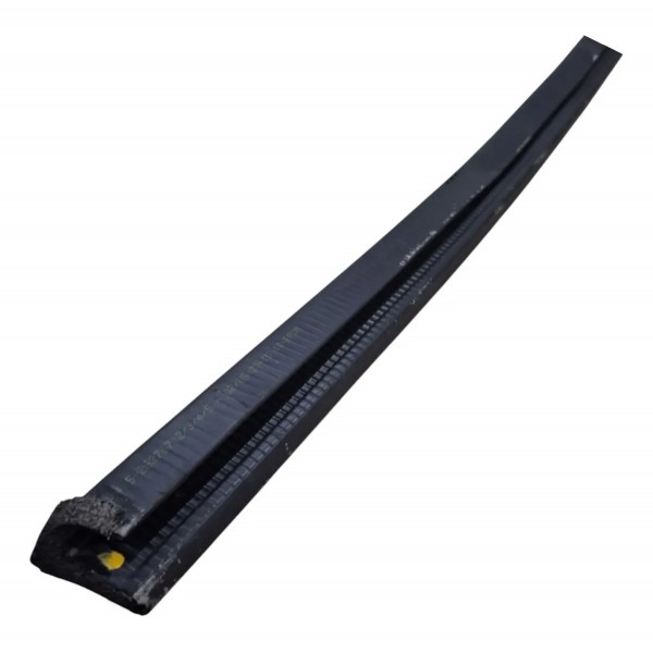 Canaleta Porta Dianteira Direita Chevrolet Tracker 2022-2024 Preto