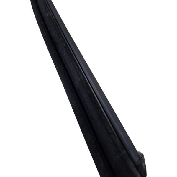 Canaleta Porta Dianteira Direita Chevrolet Tracker 2022-2024 Preto