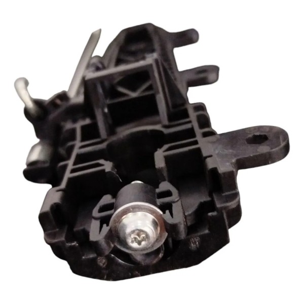 Suporte Maçaneta Dianteira Esquerda Chevrolet Tracker 2024