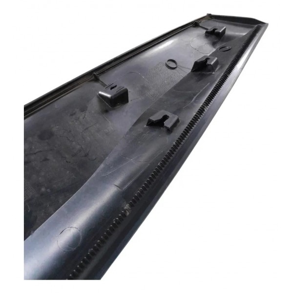 Friso Porta Dianteira Direita Chevrolet Tracker 2025