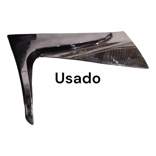 Moldura Direita Aerofólio Gm Chevrolet Tracker 2021 2024