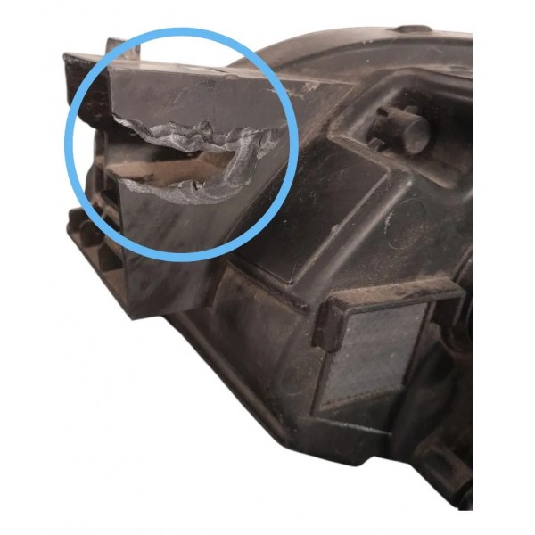 Farol Dianteiro Direito Chevrolet Tracker 2021 2023