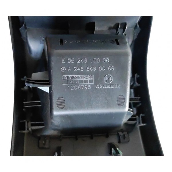 Moldura Console Central E Tomada 12v Mercedes Gla 200 2019