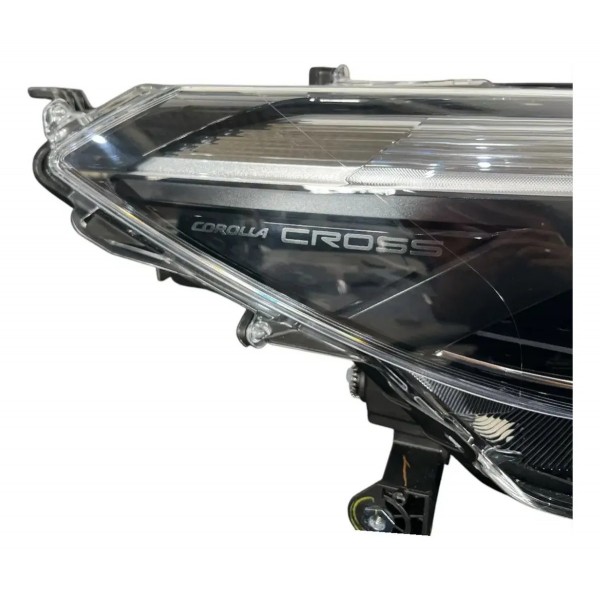 Farol Dianteiro Direito Toyota Corolla Cross 2022 A 2024 Direito/passageiro