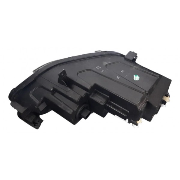 Farol Dianteiro Esquerdo Chevrolet Tracker 2021 A 2024