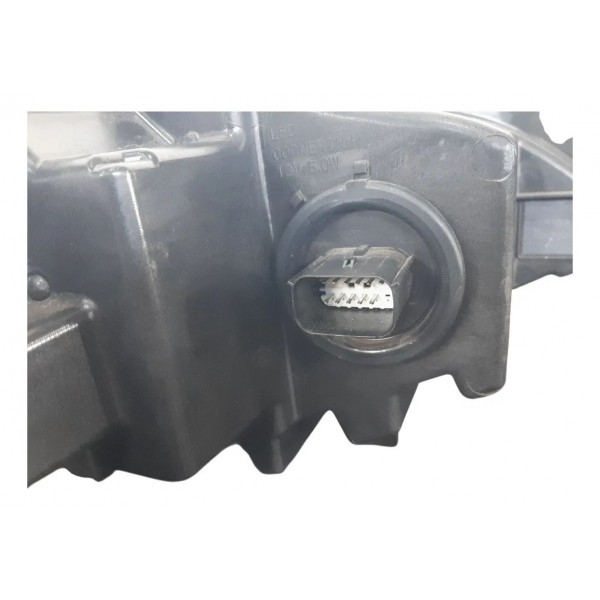 Farol Dianteiro Esquerdo Chevrolet Tracker 2021 A 2024