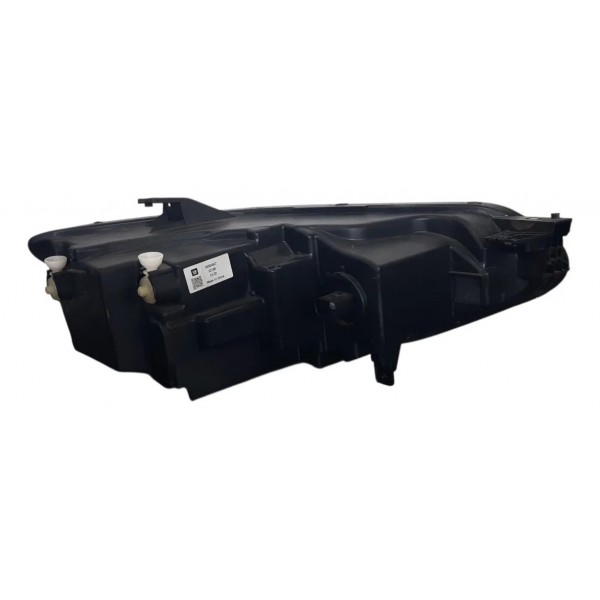 Farol Dianteiro Esquerdo Chevrolet Tracker 2021 A 2024