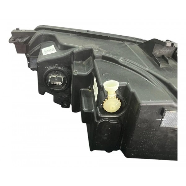 Farol Direito Full Led Chevrolet Tracker 2020 A 2024