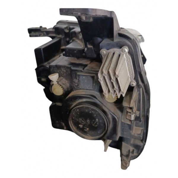 Farol Direito Chevrolet Montana 2025