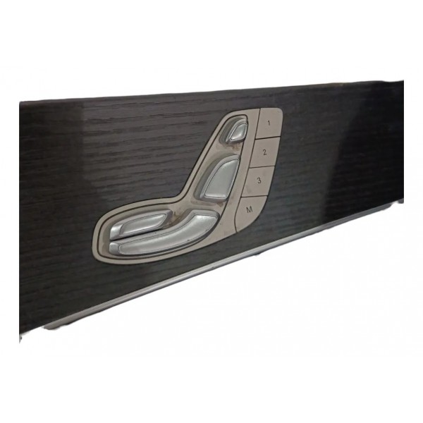 Moldura C/botão Porta Dianteira Direita Mercedes Glc 300 23