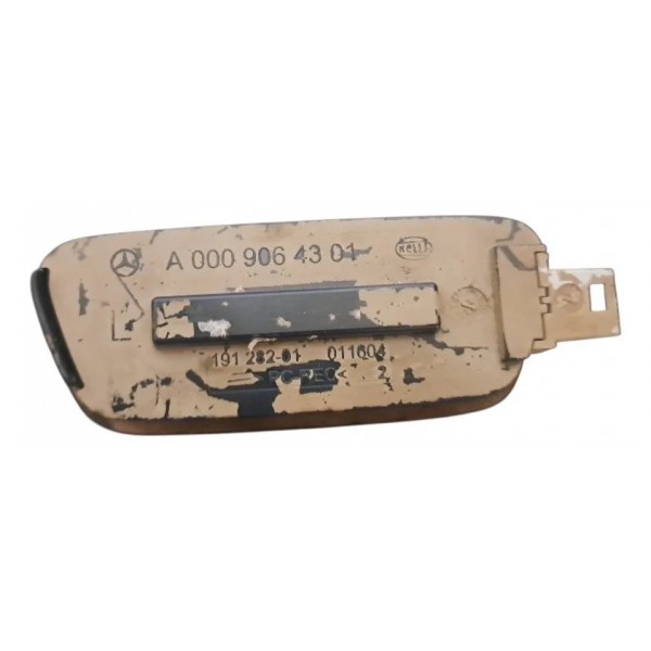 Luz Cortesia Coluna Traseira Esquerda Glc250 2016/2018