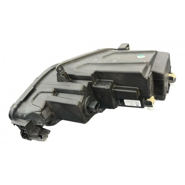 Farol Esquerdo Chevrolet Tracker Premier 2021 A 2023