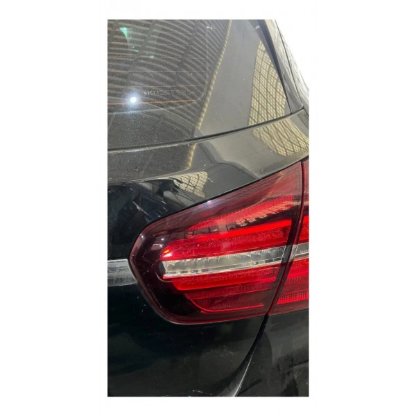 Lanterna Tampa De Mala Mercedes Gla 200 2019 Direito/passageiro