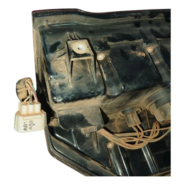 Lanterna Esquerda Mitsubishi L200 Triton 2023 2024 Detalhes