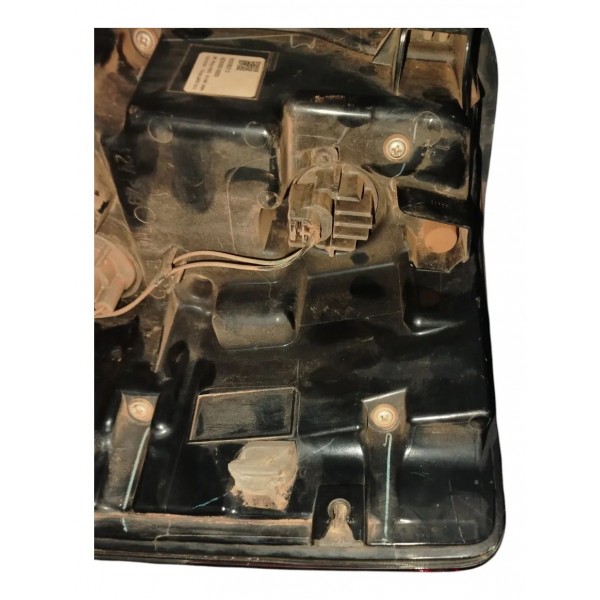 Lanterna Esquerda Mitsubishi L200 Triton 2023 2024 Detalhes