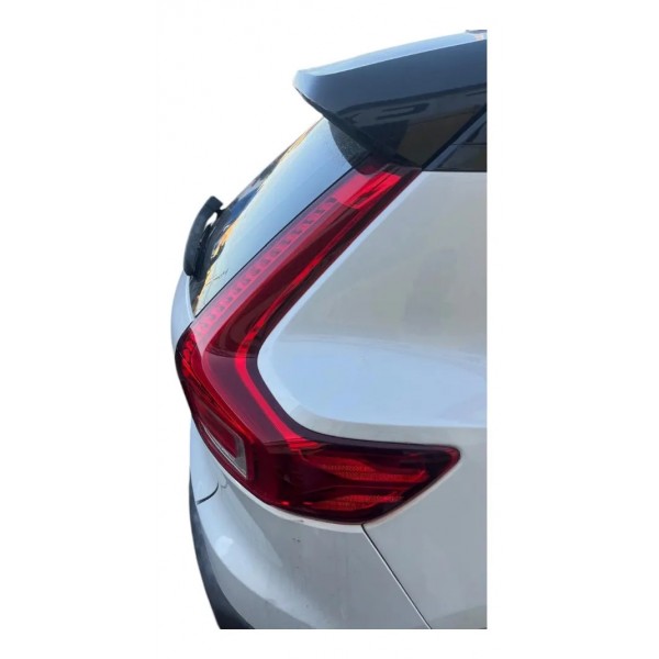 Lanterna Traseira E Fechadura  Direita Volvo Xc40 2017-2023 Direito/passageiro Vermelho